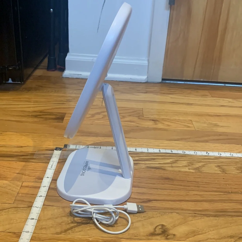 Light up, lightweight, white, led mirror with usb plug in